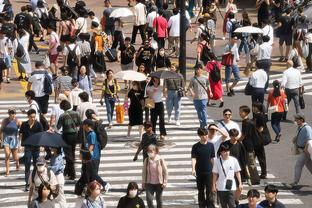 21岁前连续三场场均27+10板&3+三分球员：詹姆斯、077、小贾巴里